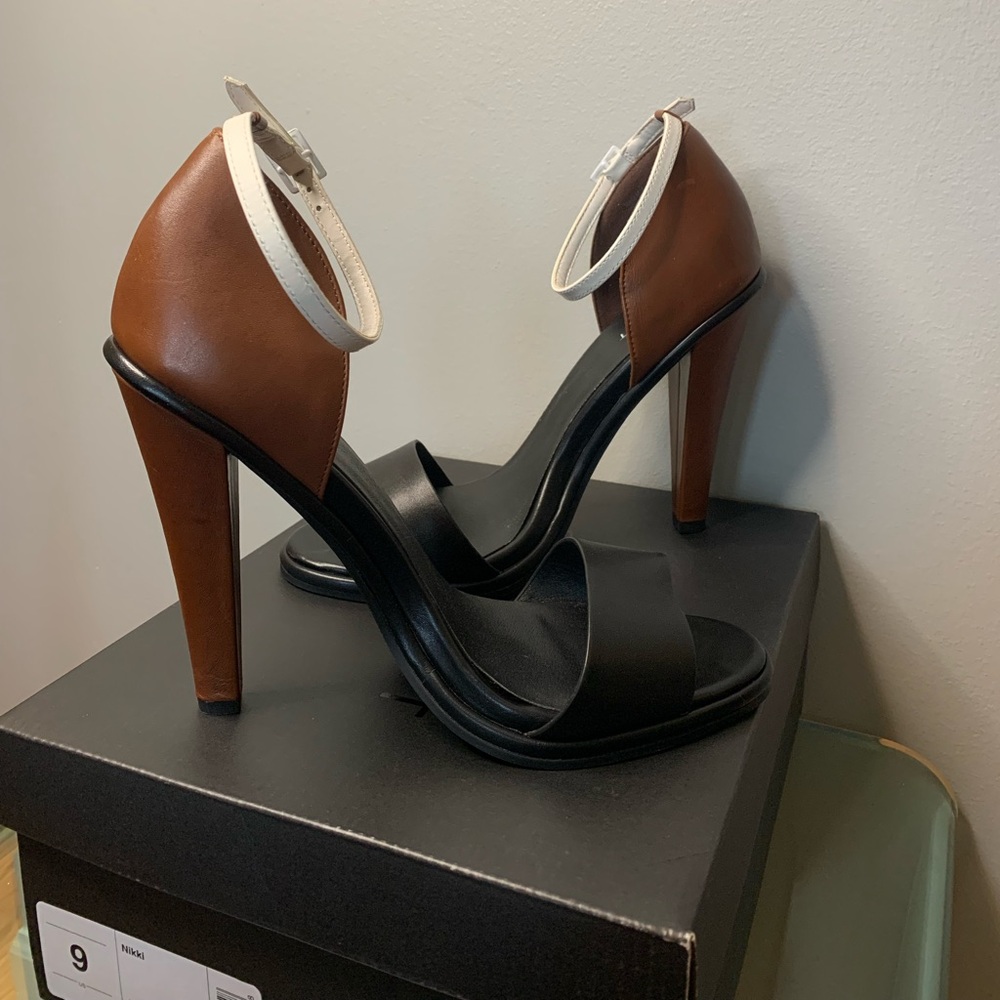 🆕 Elegant Black and Brown Open-Toe Heels